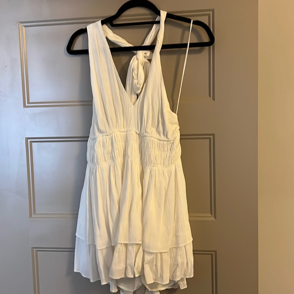 (Make a reasonable offer and it’s yours) 
Cute no-back halter dress